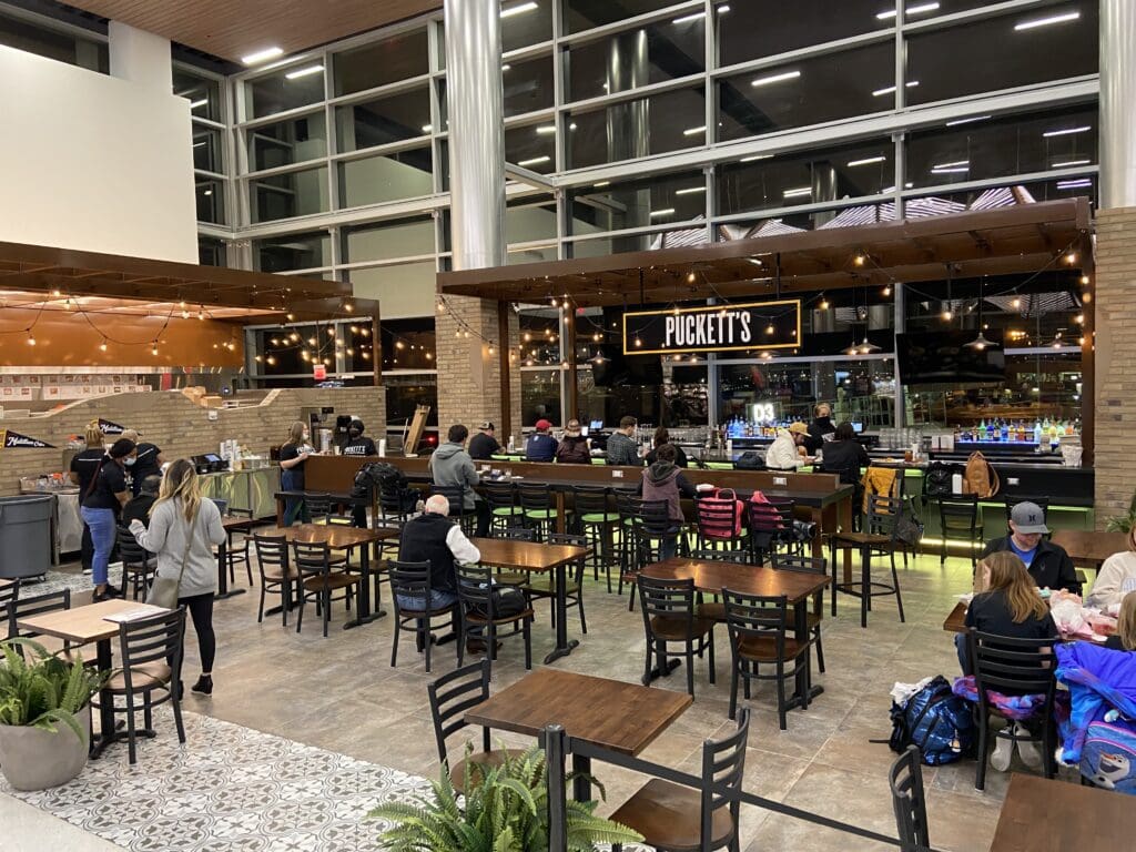 Puckett's Gro. & Restaurant Nashville International Airport BNA